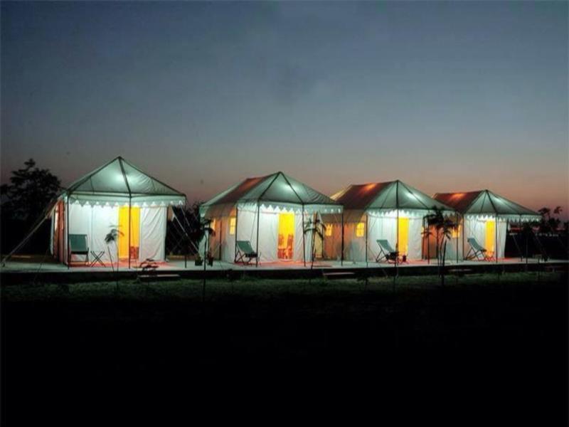 Готель The Royal Safari Camps Bajana Екстер'єр фото
